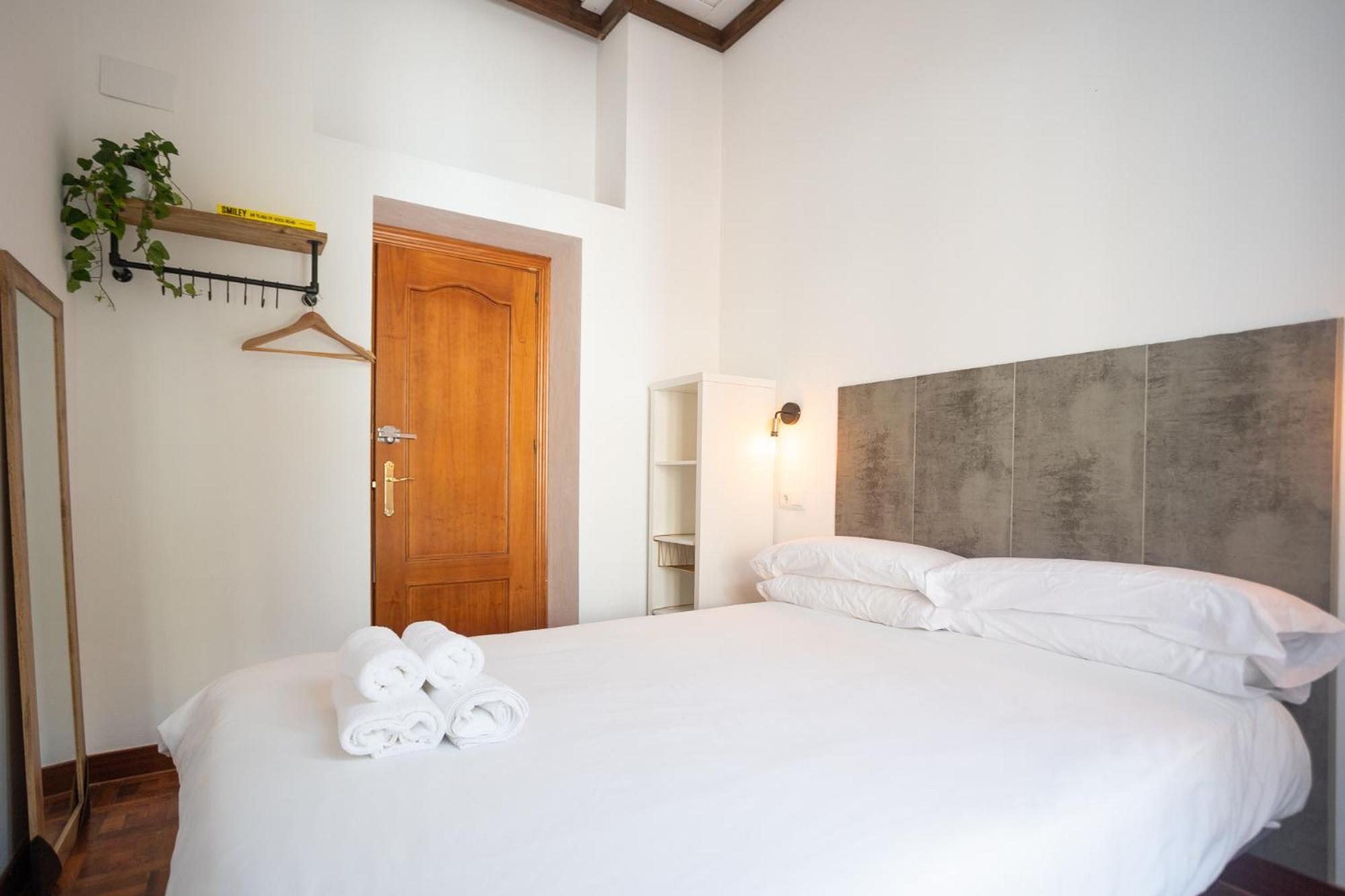 Naim Guest House Malaga Centro Luaran gambar